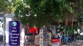 Các cơ quan, hộ dân mở cửa nhà vệ sinh miễn phí phục vụ khách du lịch