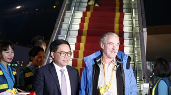 Đón vị khách quốc tế đầu tiên "xông đất" Thủ đô Hà Nội