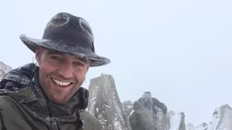 Người đàn ông đi du lịch 122 nước không cần máy bay