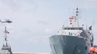 Thái Lan điều tàu chở trực thăng cứu người di cư