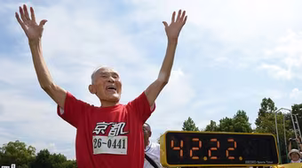 Cụ ông 105 tuổi thách thức Usain Bolt