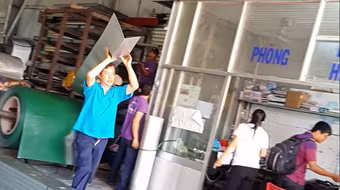 Nhan nhản nhà máy cán tôn giá rẻ