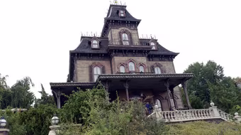 Tử vong trong ngôi nhà ma ám