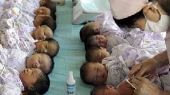 Trung Quốc cấm nhà buôn phân phối vaccine