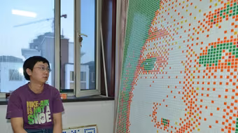 "Vẽ" người trong mộng bằng khối rubik