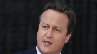 Cựu Thủ tướng Anh làm "không công" cho giới trẻ 