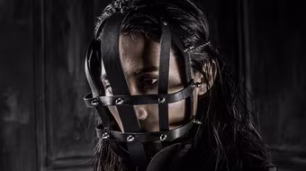 Kha Mỹ Vân ma mị với hình ảnh “chiến binh”