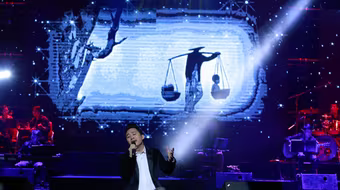 "Hoa cúc vàng": Tôn vinh những người phụ nữ Việt Nam