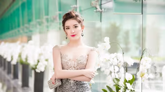 Á hậu Huyền My diện đầm đuôi cá quyến rũ, khoe vòng một đầy gợi cảm