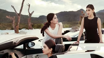 Dàn hoa hậu, á hậu "thả dáng" bên siêu xe