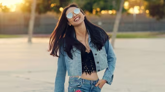 Dương Mỹ Linh tung ảnh khoe eo thon, bác tin đồn có bầu