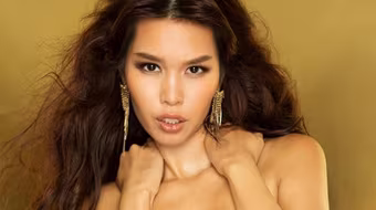 Siêu mẫu Hà Anh diện bikini khoe thân hình "bốc lửa"