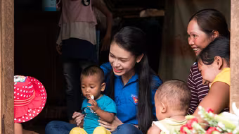 Cuộc hội ngộ xúc động của "Người đẹp truyền thông" Ngọc Vân với buôn làng Tây Nguyên