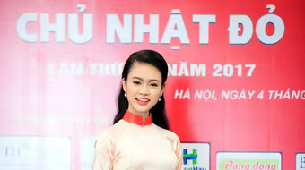 "Cô gái vàng" Hoa hậu Việt Nam 2016 rạng ngời dự họp báo "Ngày chủ nhật Đỏ"