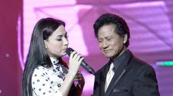 Phi Nhung tiếp tục làm "tình nhân" của Chế Linh