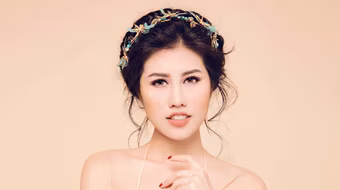 Nhan sắc mê hoặc của Top 9 Hoa hậu Du lịch quốc tế Emily Hồng Nhung