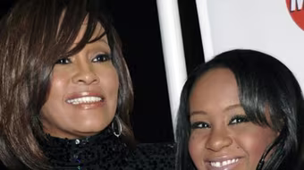 Con gái danh ca Whitney Houston rơi vào tình trạng nguy kịch