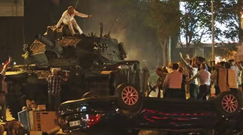 Thổ Nhĩ Kỳ sẽ không "lạm dụng" tình trạng khẩn cấp