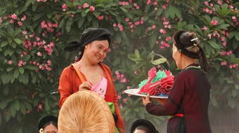 Sốt vé xem liveshow Xuân Hinh 