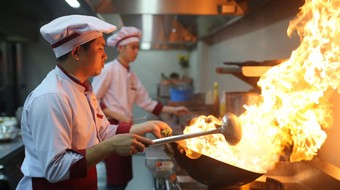 Thưởng thức các món ăn Á Âu nổi tiếng nhất  ngay tại Indo Express