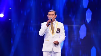 Không bỏ lỡ cơ hội, thí sinh 52 tuổi vừa cưới, vừa thi thố