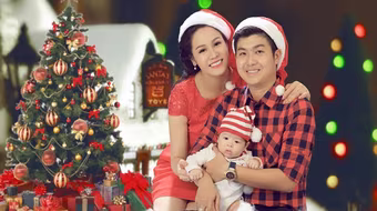 Nhật Kim Anh ghi lại hình ảnh Giáng sinh đầu tiên cùng chồng, con