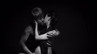 Vũ Duy Khánh khoe ảnh vợ mang bầu