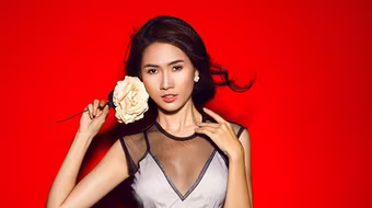 Phan Thị Mơ tiếp tục khoe hình ảnh kiêu sa, sang trọng