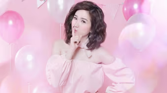 Bảo Thy tung hình ảnh ngọt ngào với sắc hồng mừng sinh nhật 