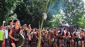 Tái hiện lễ hội truyền thống các dân tộc