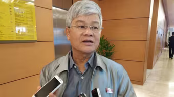 Doanh nghiệp sốc, dân cũng khổ theo