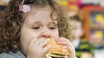 Trẻ béo phì dễ tăng huyết áp