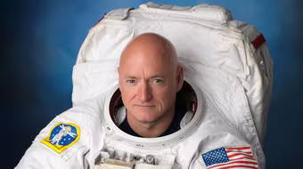 Chiều cao thay đổi khi sống lâu trong vũ trụ