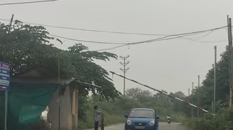 Khu đô thị vẫn bị cô lập như "ốc đảo" 