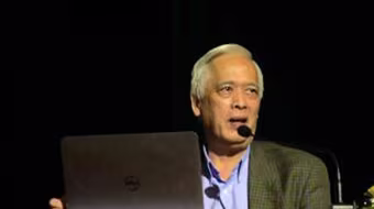 Giáo sư Trịnh Xuân Thuận truyền cảm hứng về khoa học vũ trụ 