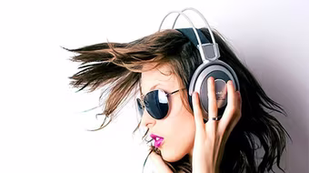 Những nguyên nhân gây nguy hiểm cho thính giác