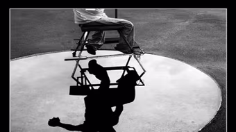 Vẫn bình chân trước những thị phi