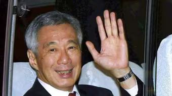 Thủ tướng Singapore đi xe buýt khi công du Ấn Độ