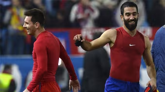 Messi gây "sốc" khi đề nghị dành áo số 10 cho Turan