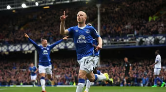 Everton 3-1 Chelsea: Naismith nhấn chìm The Blues