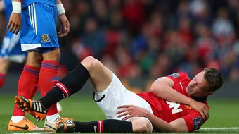 M.U "còng lưng" trả lương cho các cầu thủ chấn thương 