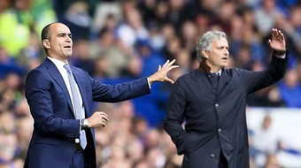 Tranh giành phát biểu, Mourinho mắng nhiếc Martinez