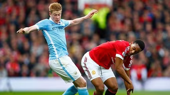 M.U 0-0 Man City: Máu đổ, nhưng derby không có "tiếng súng"