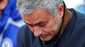 Chelsea phải đền bù bao nhiêu tiền nếu sa thải Mourinho?