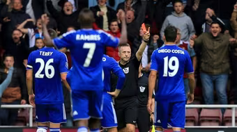 Chelsea quay cuồng trong án phạt