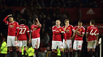 Tại sao thất bại của M.U tại Capital One Cup khiến người Anh lo lắng