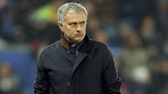 Chelsea phải bồi thường bao nhiêu tiền cho Mourinho?