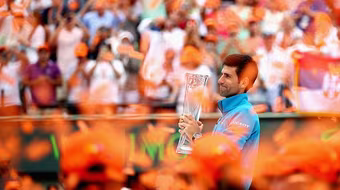 Lần thứ 6 lên ngôi ở Miami, Djokovic xô đổ kỷ lục của Nadal