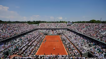 Pháp mở rộng "bơm" thêm tiền thưởng