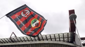 Tập đoàn Trung Quốc chi 700 triệu euro để mua lại AC Milan